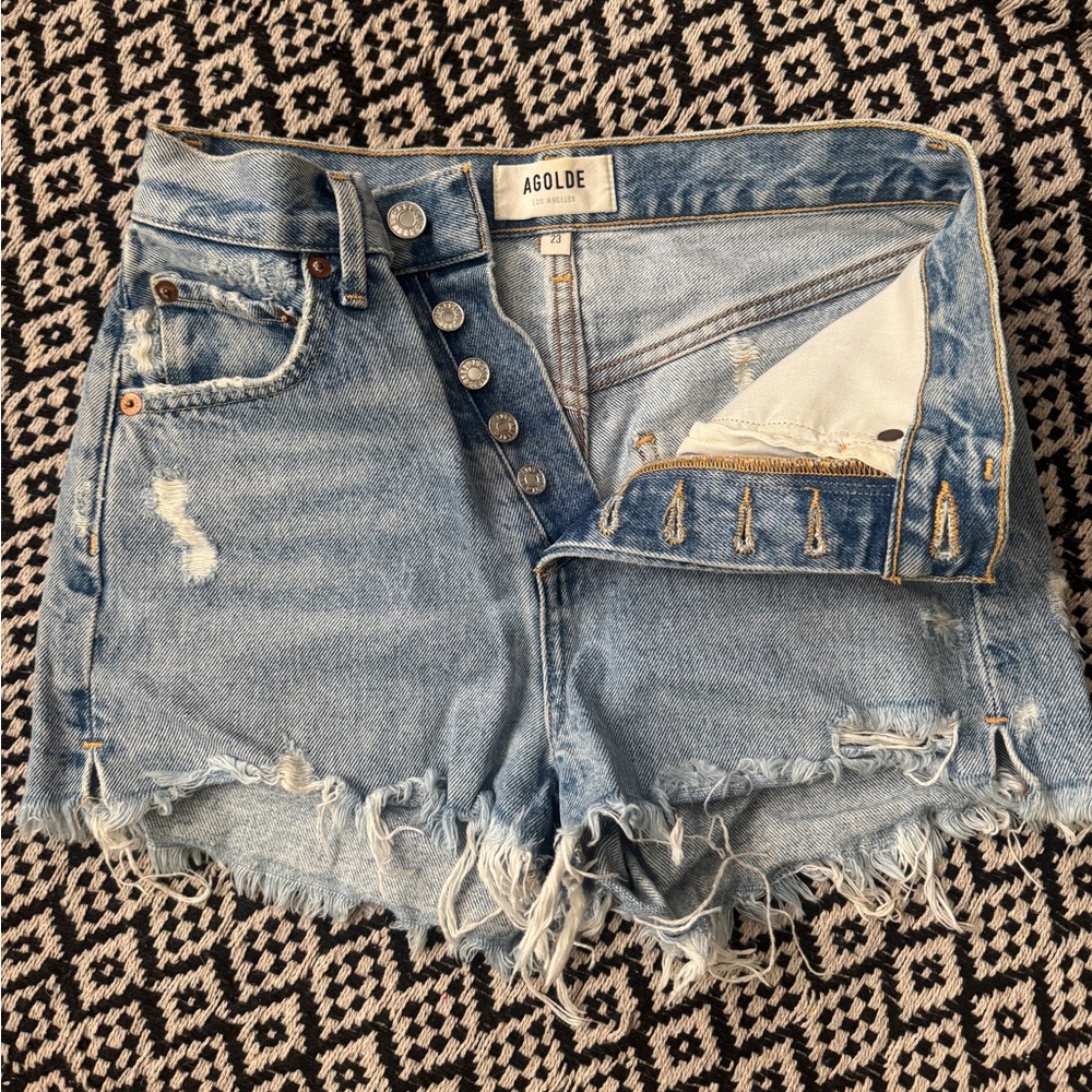 Agolde Jaden denim shorts size 23 in Swapmeet Blue - no filter!